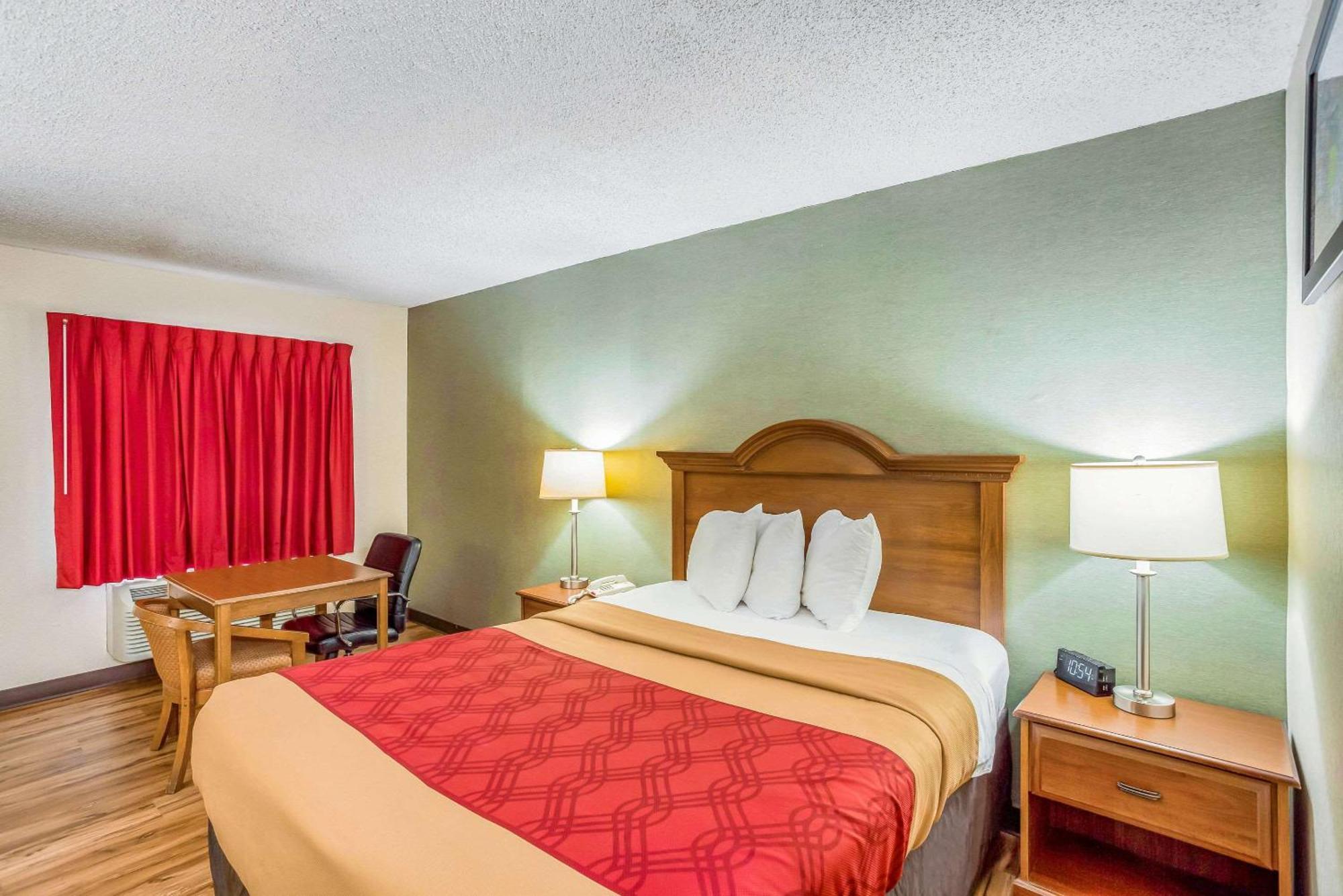 Econo Lodge Huntington - Barboursville University Area Экстерьер фото