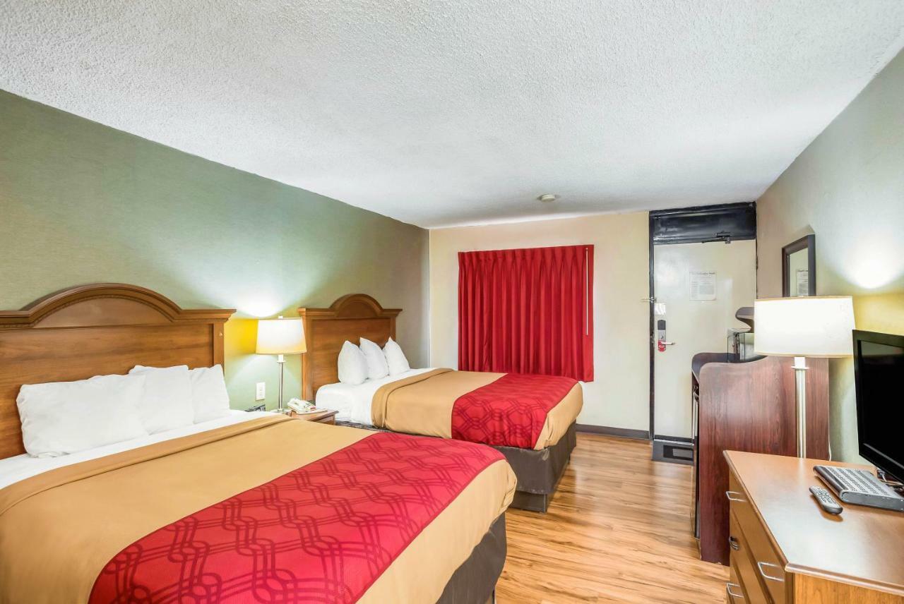 Econo Lodge Huntington - Barboursville University Area Экстерьер фото